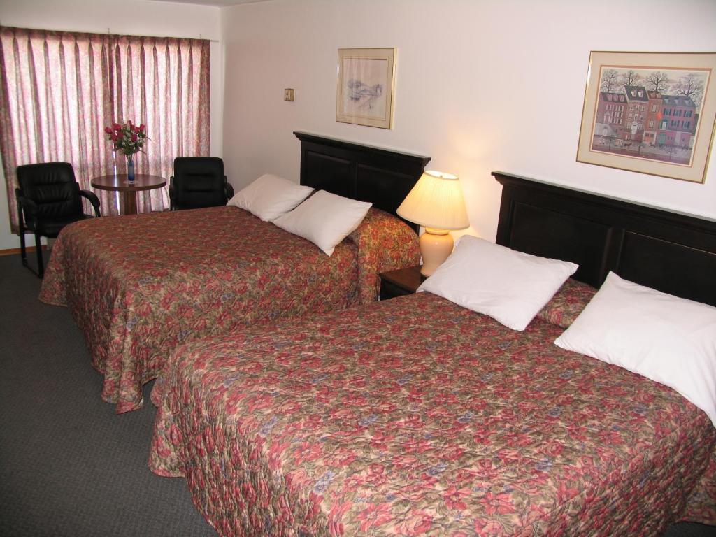 Seven Oakes Motel Kingston Zimmer foto